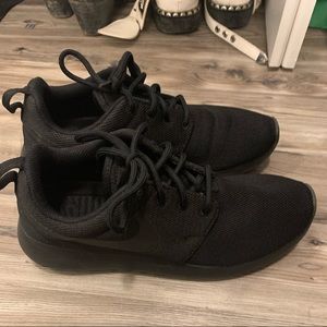 Nike Roshe Runs (Black)